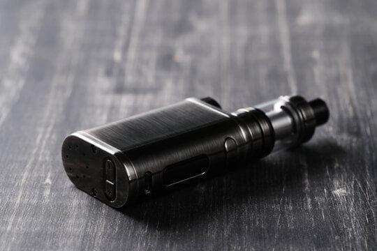 Elf Bar E Shisha Test und Kaufberatung 2025 – Elf Bar E Shisha Erfahrungen zu Geschmack, Akku und Zubehör