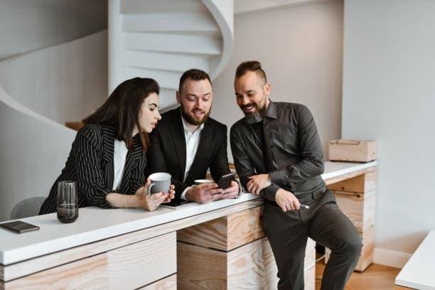 e zigarette gefährlich oder harmlos Expertenanalyse zu Gesundheitsrisiken, Studienergebnissen und Schutzmaßnahmen